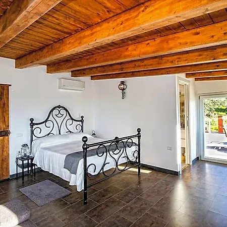 Bed & Breakfast Il Cuoco Pescatore, Ittiturismo Lecardonaie Du Pescou 3*